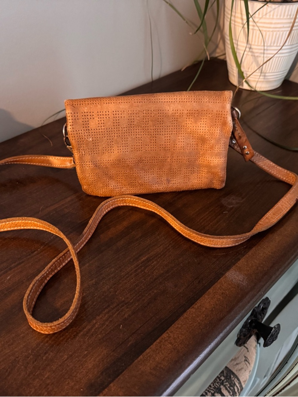 Bed|Stü Cadence convertible crossbody wallet.